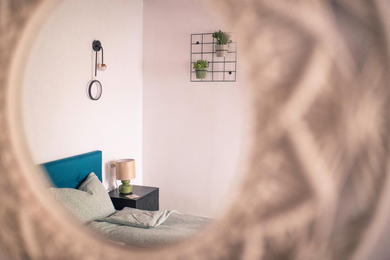 Seek And Hide - Csilla'S Tiny Hideaway Brasov Exterior photo