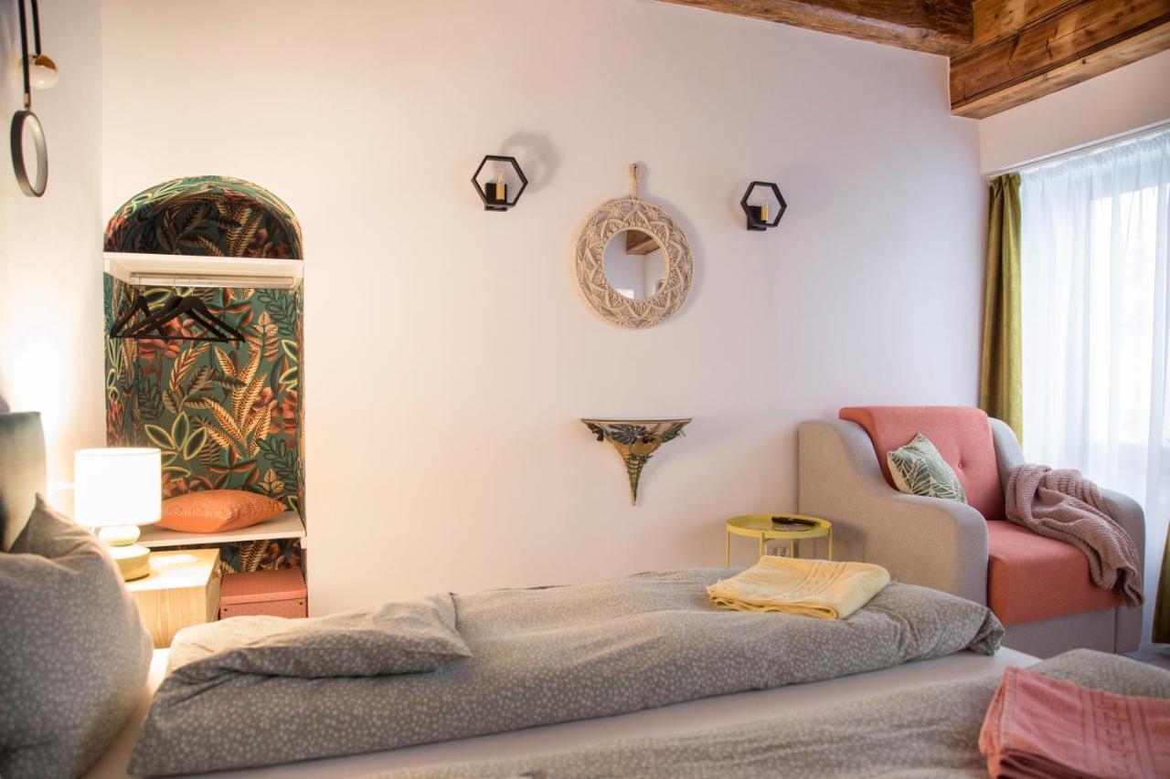 Seek And Hide - Csilla'S Tiny Hideaway Brasov Exterior photo