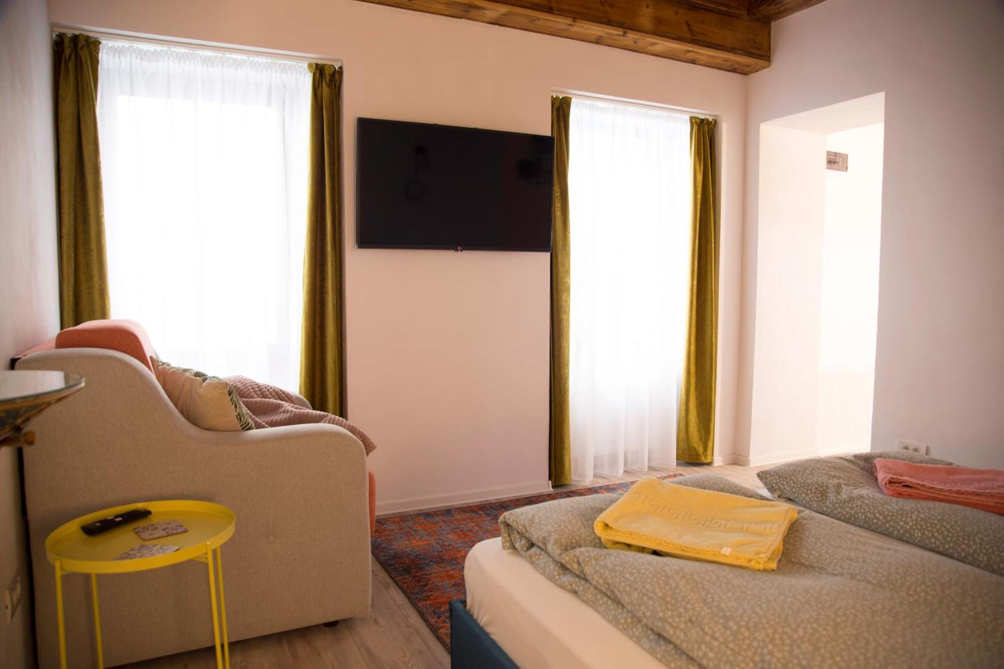 Seek And Hide - Csilla'S Tiny Hideaway Brasov Exterior photo